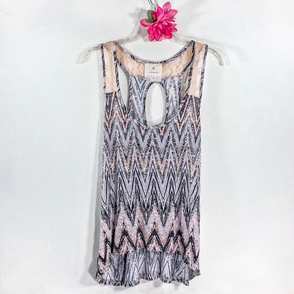 Threads 🧵- Chevron pink & gray lace trim tank top